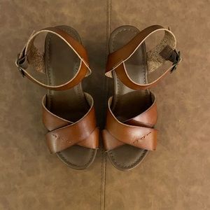 Universal thread heels - size 6.5 - worn 1 time!